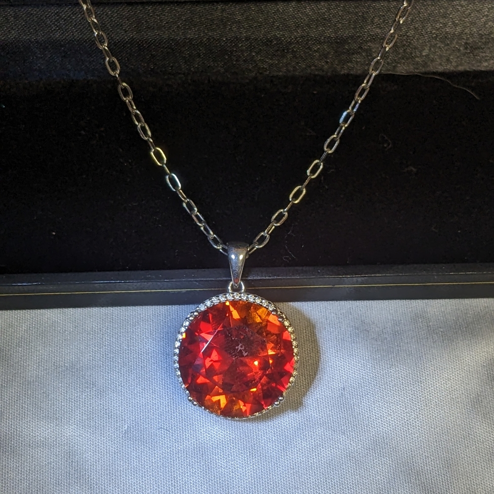 Elegant Red Pendant Necklace